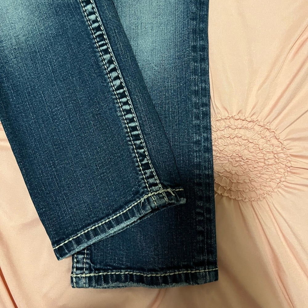 🌸A bundle of ladies jeans 👖 clothes are name brand 😊 - Picture 4 of 16